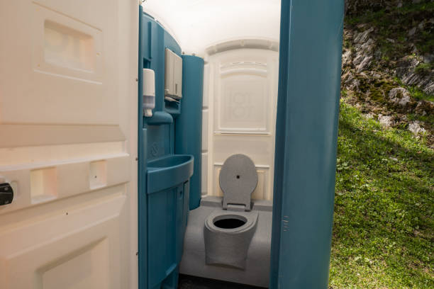 Portable restroom solutions in Inverness, CA